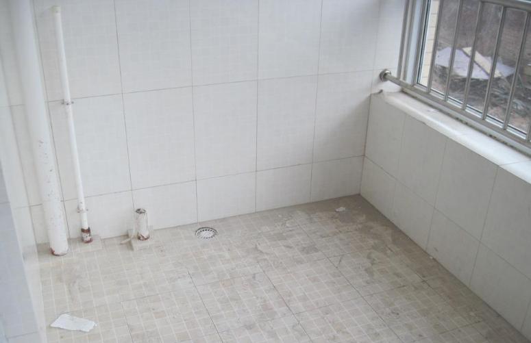 家里装修被楼上漏水泡了怎么补救,刚装修的房子漏水怎么检查哪里漏