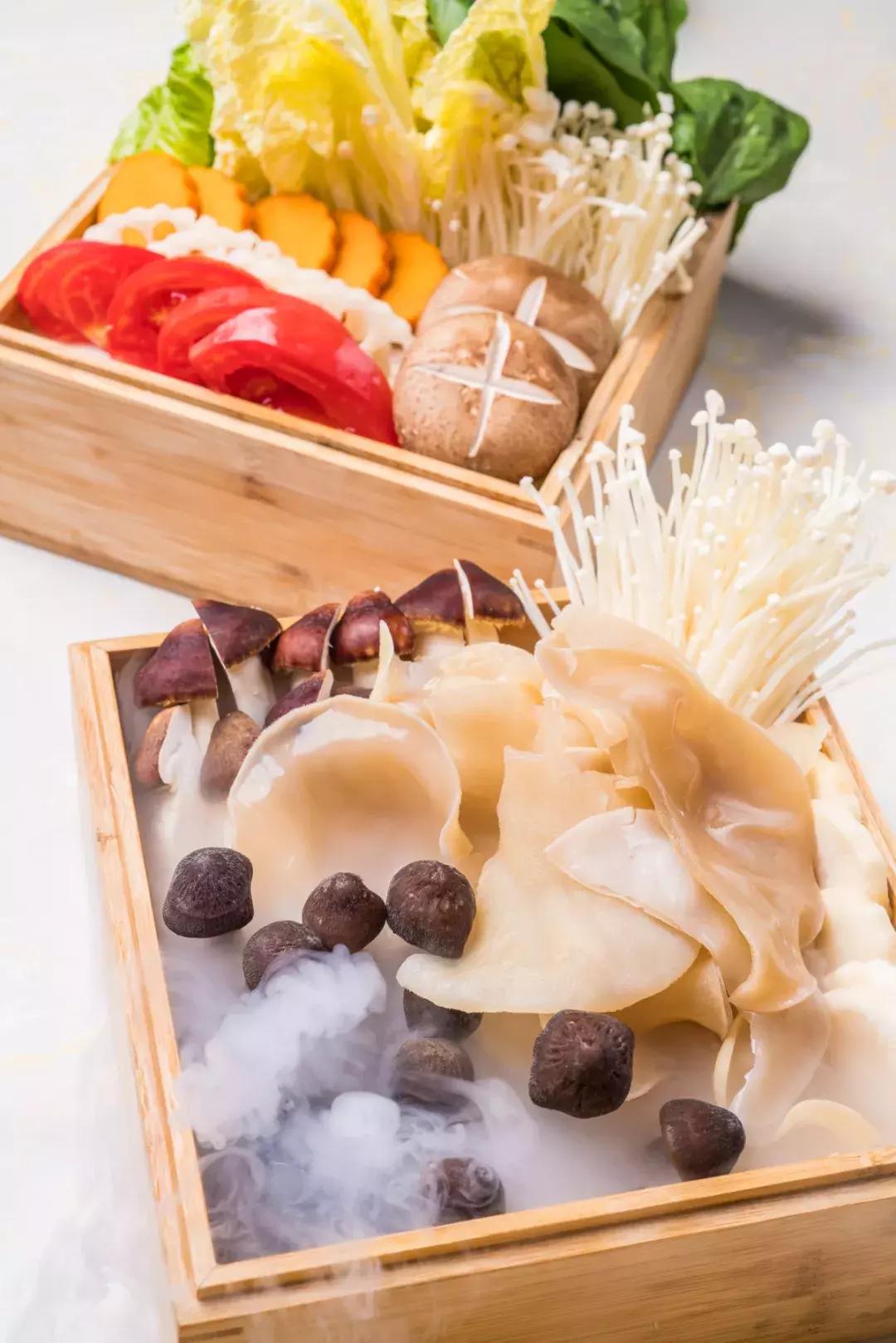 斥资1500万!人广惊现①家*场赌**火锅,明星、赌王千金都来打call