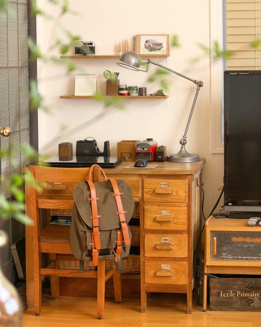 顶层带20平米左右的阁楼房子,有阁楼的挑高房子