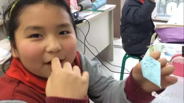 三年级想象作文老鼠乘纸飞机,纸飞机的作文三年级