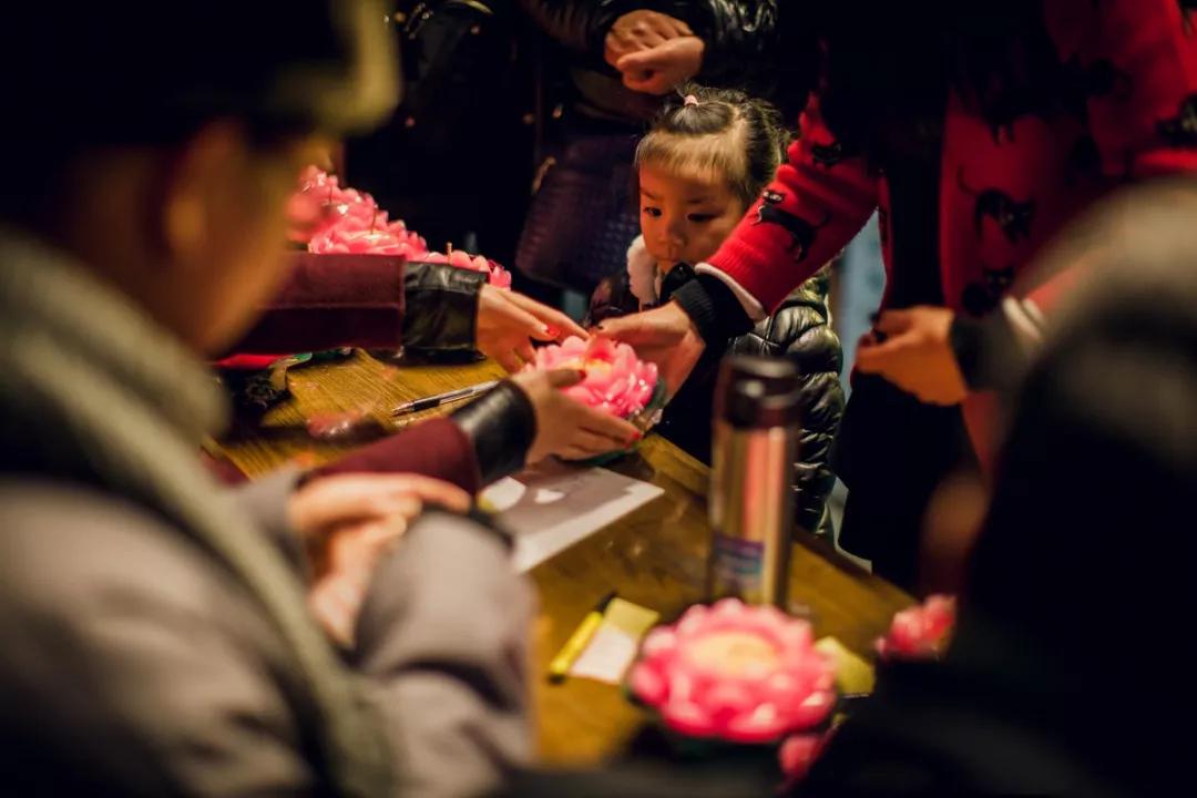 阿弥陀佛正确快速读法视频,南无阿弥陀佛正确的读法