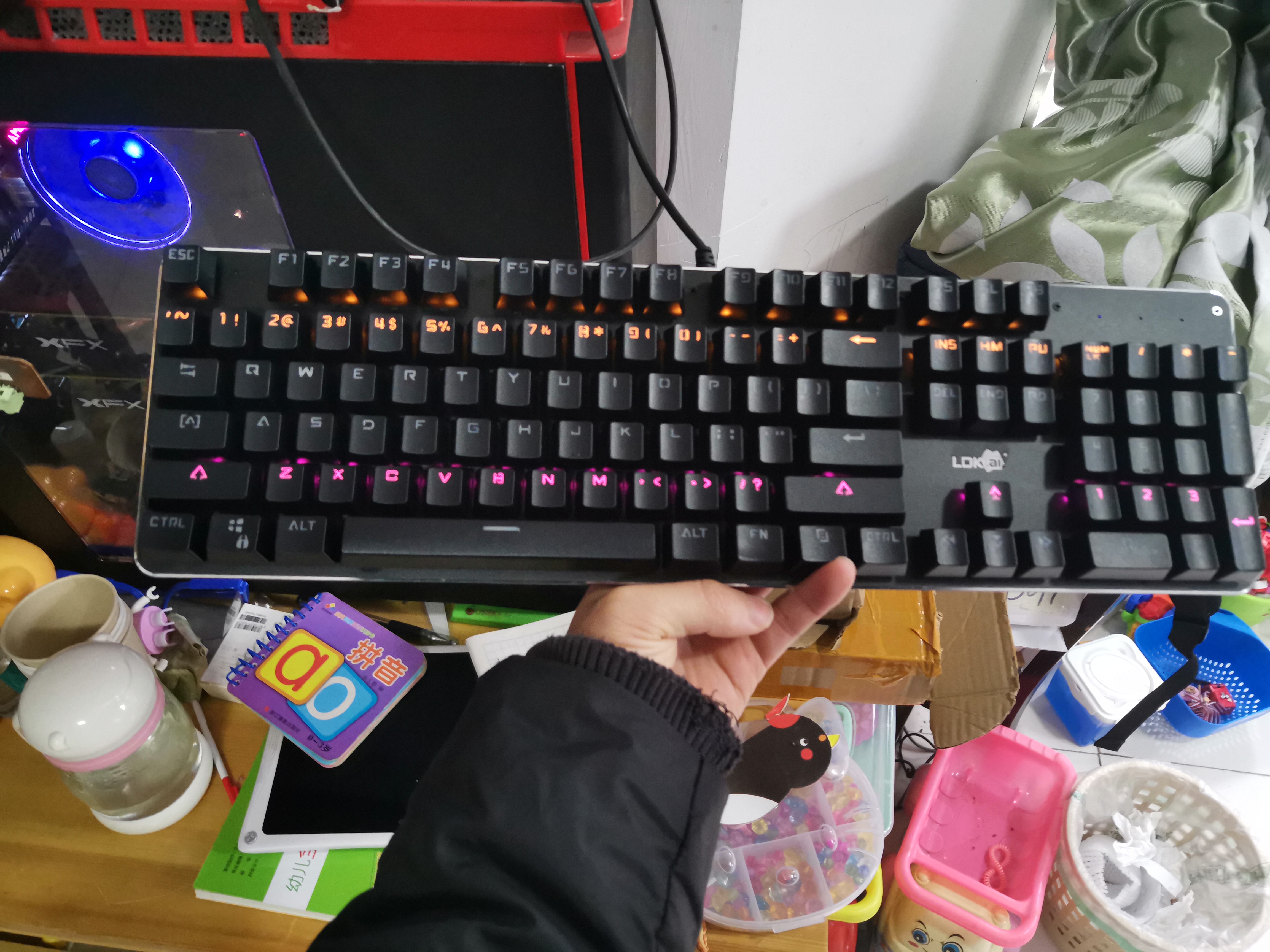 雷迪凯机械键盘g1000,超值机械键盘只要1块钱