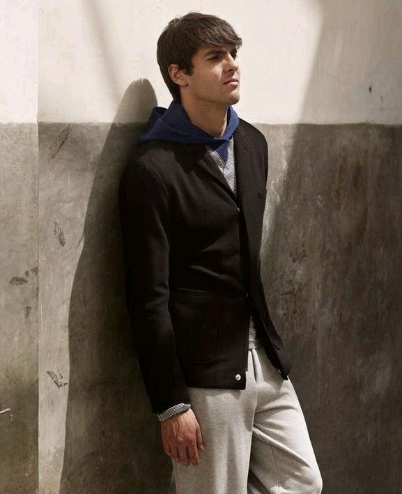 足球运动员西装帅气照片,帅气英俊的足球运动员