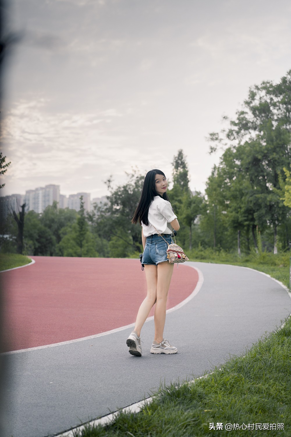 ps变形工具怎么修裙摆,教程ps小技巧打造线条艺术