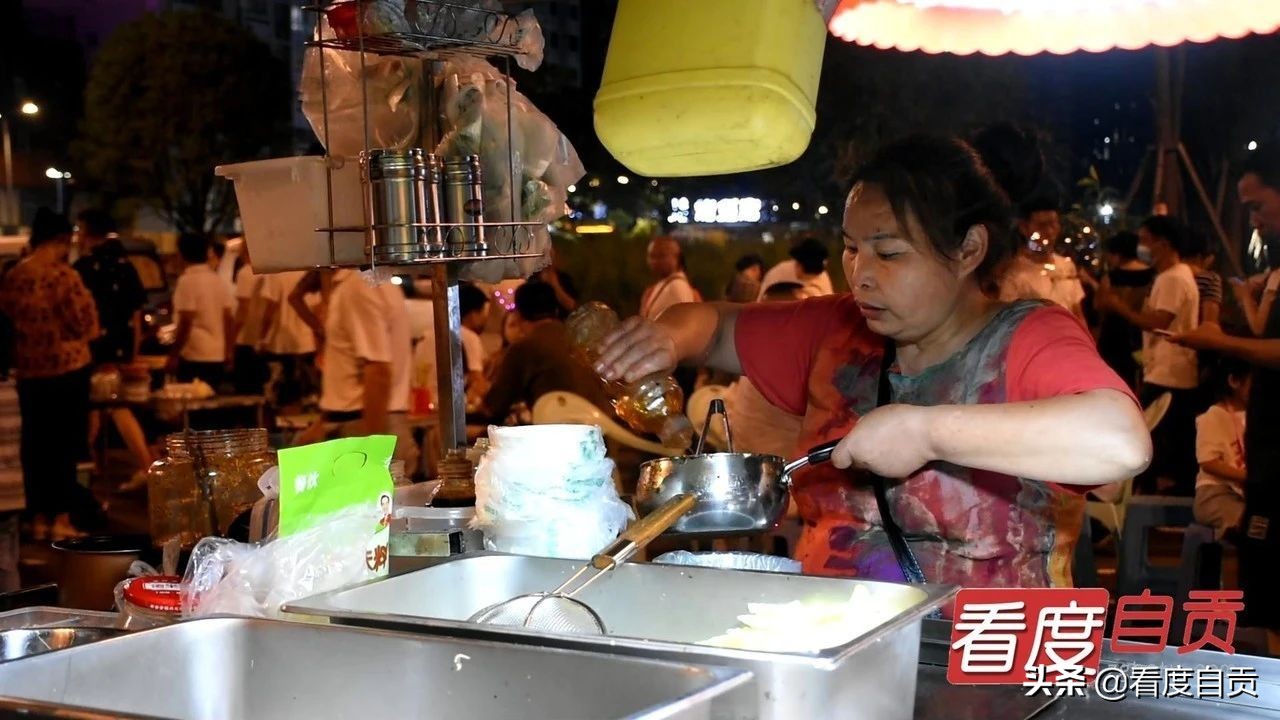 体验不一样的地摊经济,感受地摊经济呼吸别样的烟火味