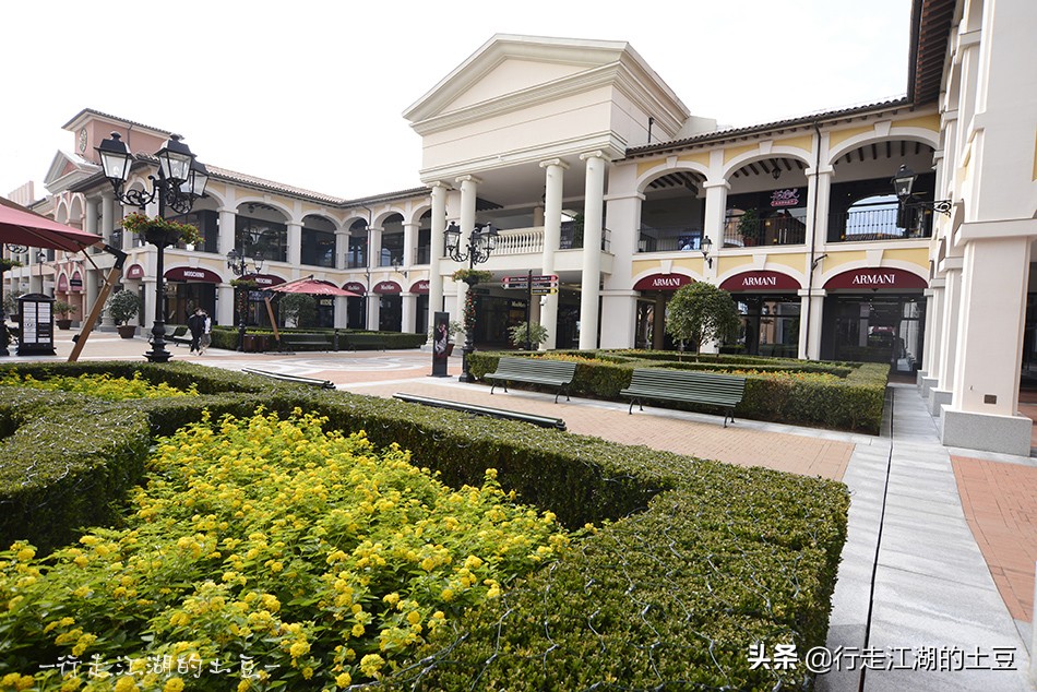 上海佛罗伦萨小镇，奥特莱斯世界名品购物中心，中国奢侈品领导者