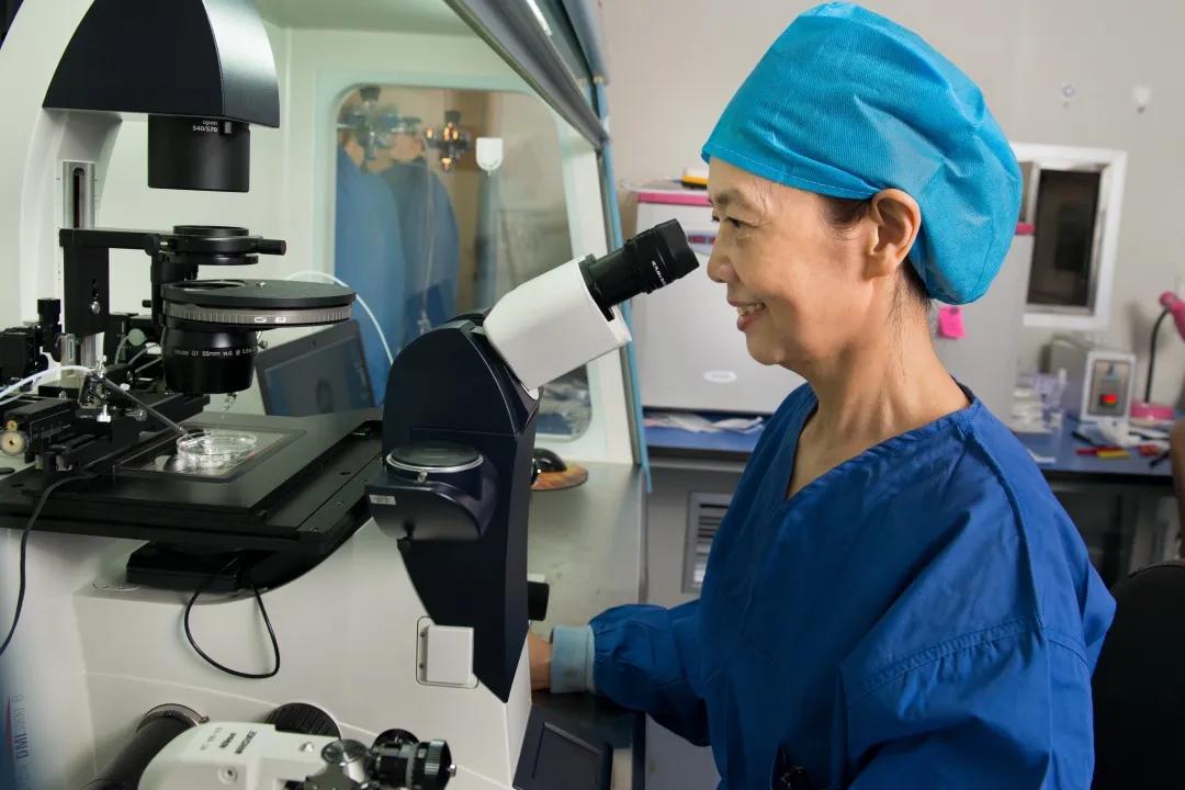 试管婴儿胚胎反复种植失败妇幼保健院调整移植策略终助孕成功