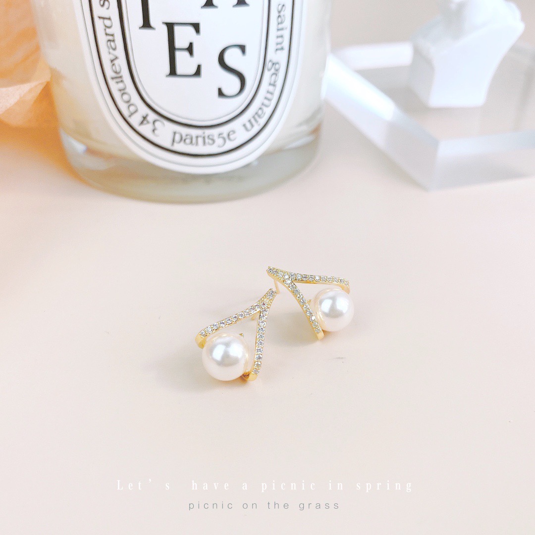 线上卖小饰品赚钱吗,饰品店线下赚钱吗