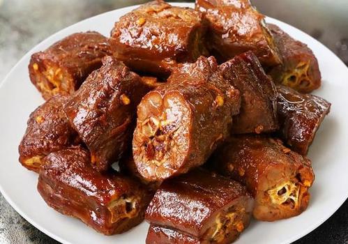 周黑鸭鸭脖的完整配方步骤,最正宗的周黑鸭商业卤制配方