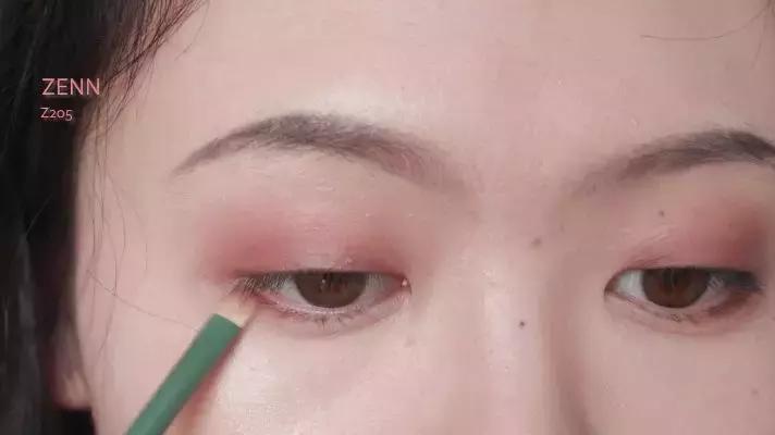 夏日草莓沙冰妆容化妆教程 (冰沙日常妆)