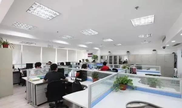 中兴员工吐槽：985硕，放弃定向选调生的机会选了中兴，后悔了