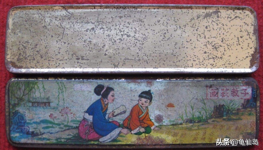 不同年代的文具盒,不同年代的文具盒里面的文具