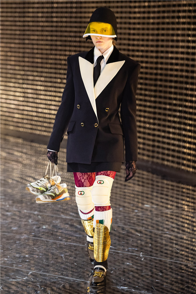 Gucci护膝copy“跪的容易”？这些另类奢品突破想象