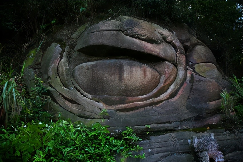 重庆青龙湖国家森林公园山顶的洞,重庆青龙湖公园