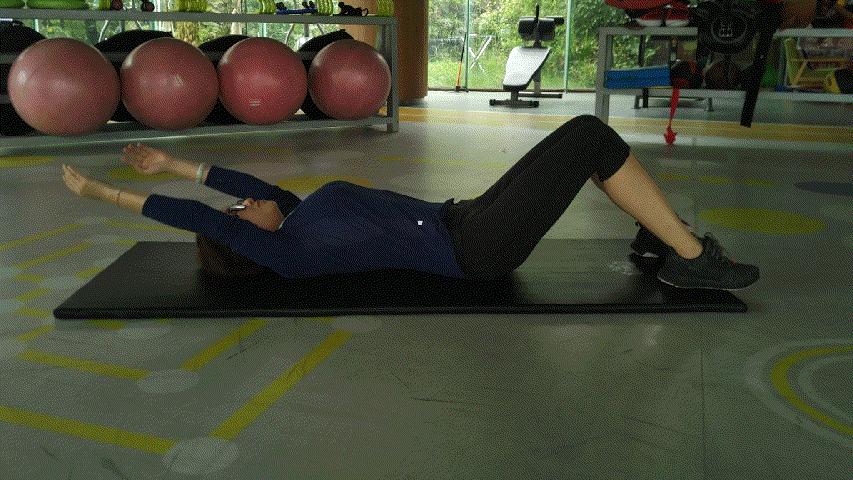 健身怎么把肩练平,健身时耸肩挺肚子怎么办