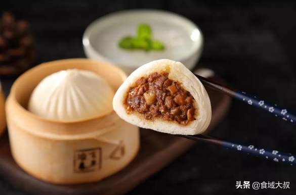 韭菜盒子是来自东方的一道美食,韭菜盒子经典小吃