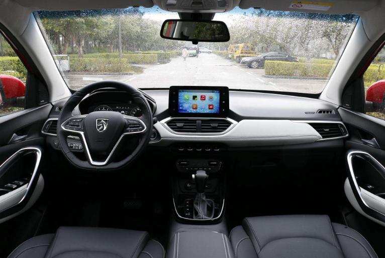 这车顶配8万,几乎没有故障投诉,年销量36万,村里人都说好