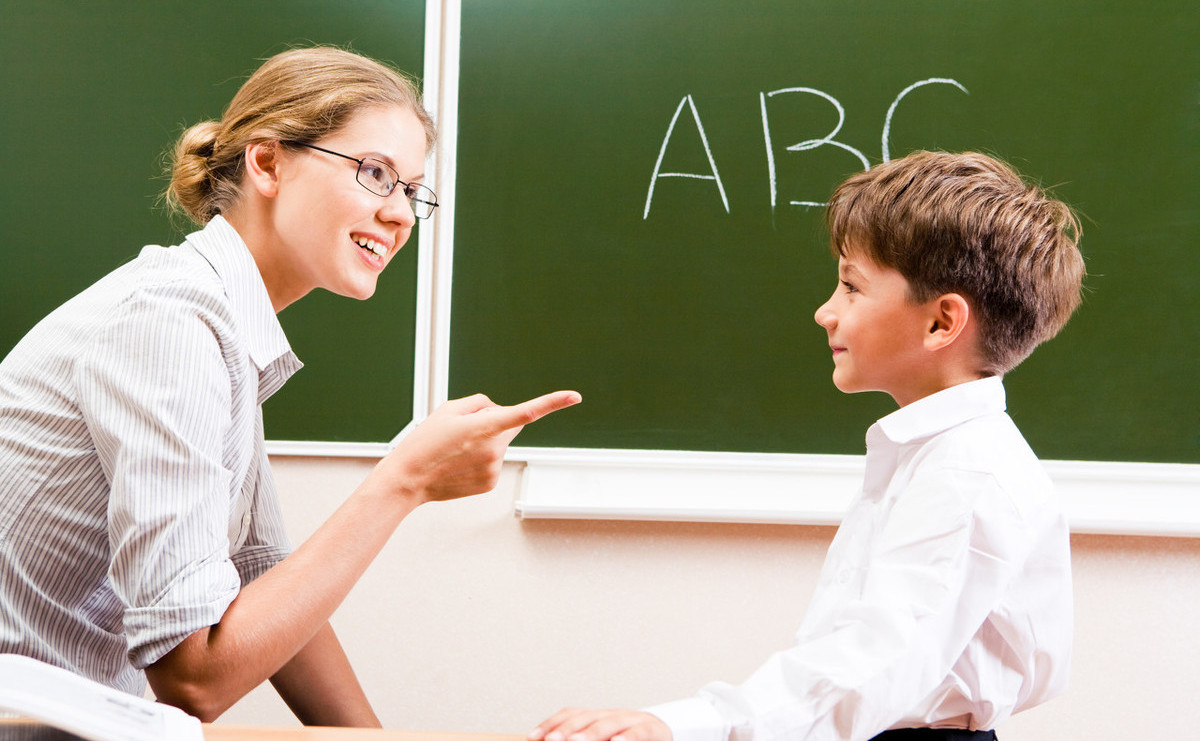 小学英语教材怎么那么难,小学英语的教学关键是什么呢