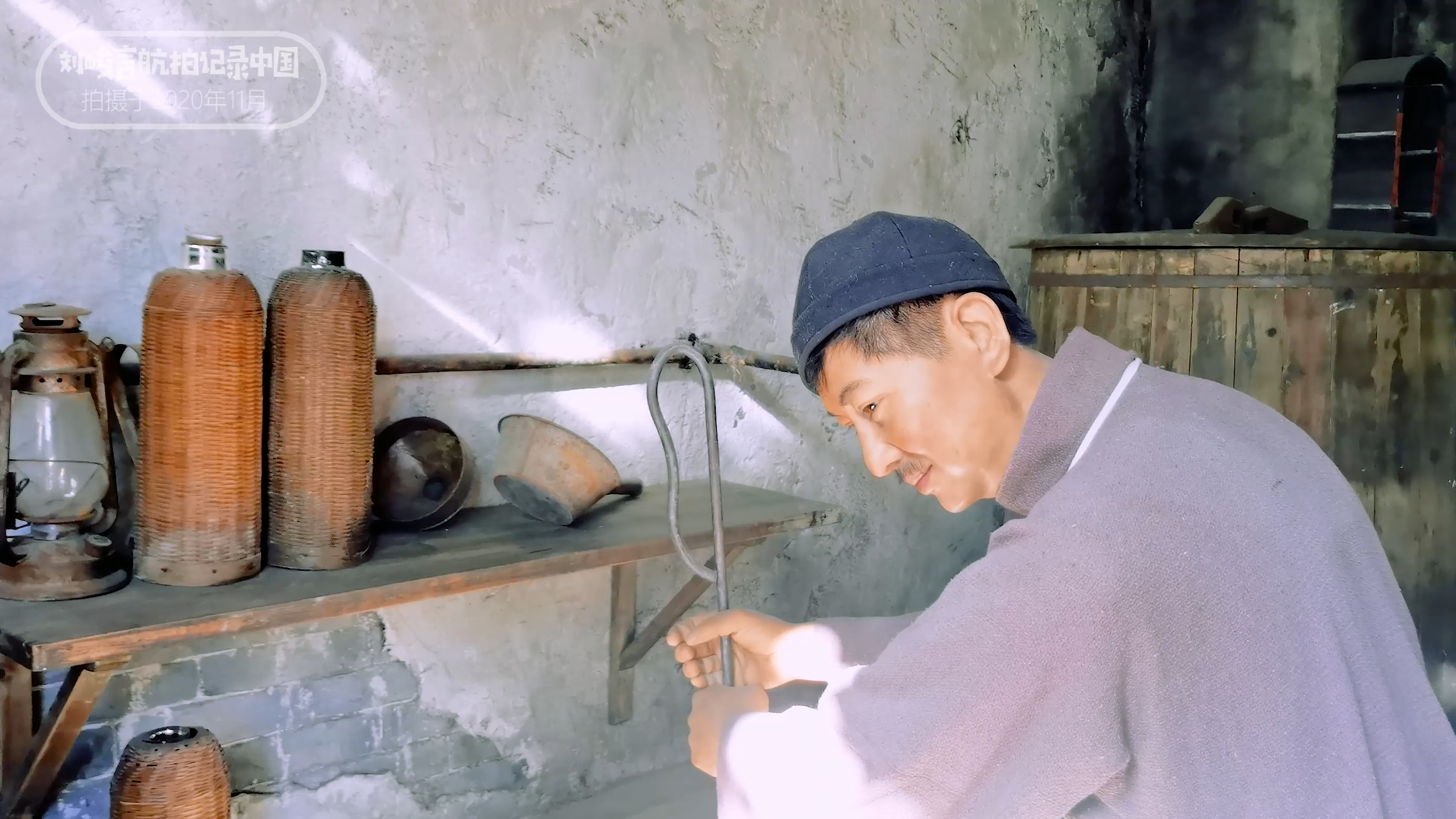 龙泉的青瓷宝剑有名气,为什么龙泉盛产宝剑