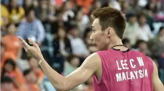 打了一年羽毛球感觉不长球,打了半年羽毛球没断线怎么办