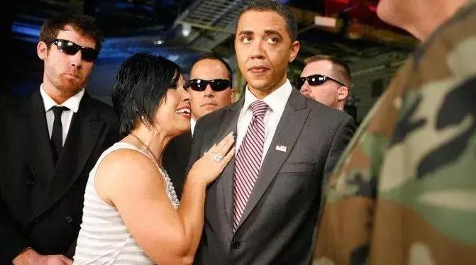 拳王暴打wwe,施瓦辛格一拳打倒wwe