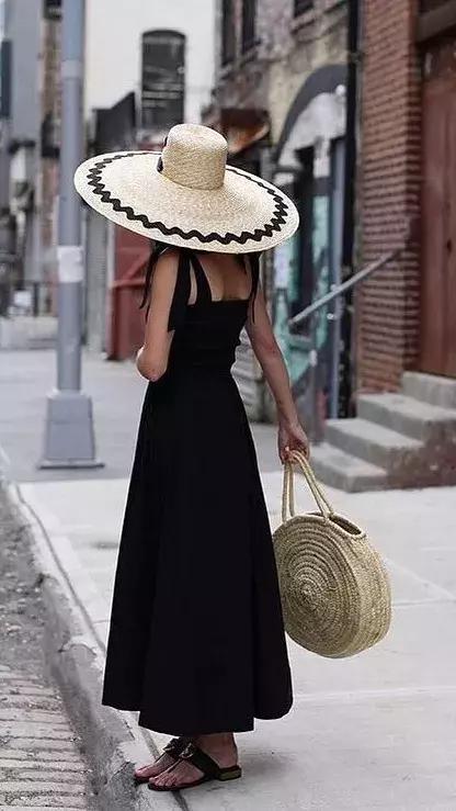 从全世界最会戴帽子的女人身上,学习一点「帽子戏法」