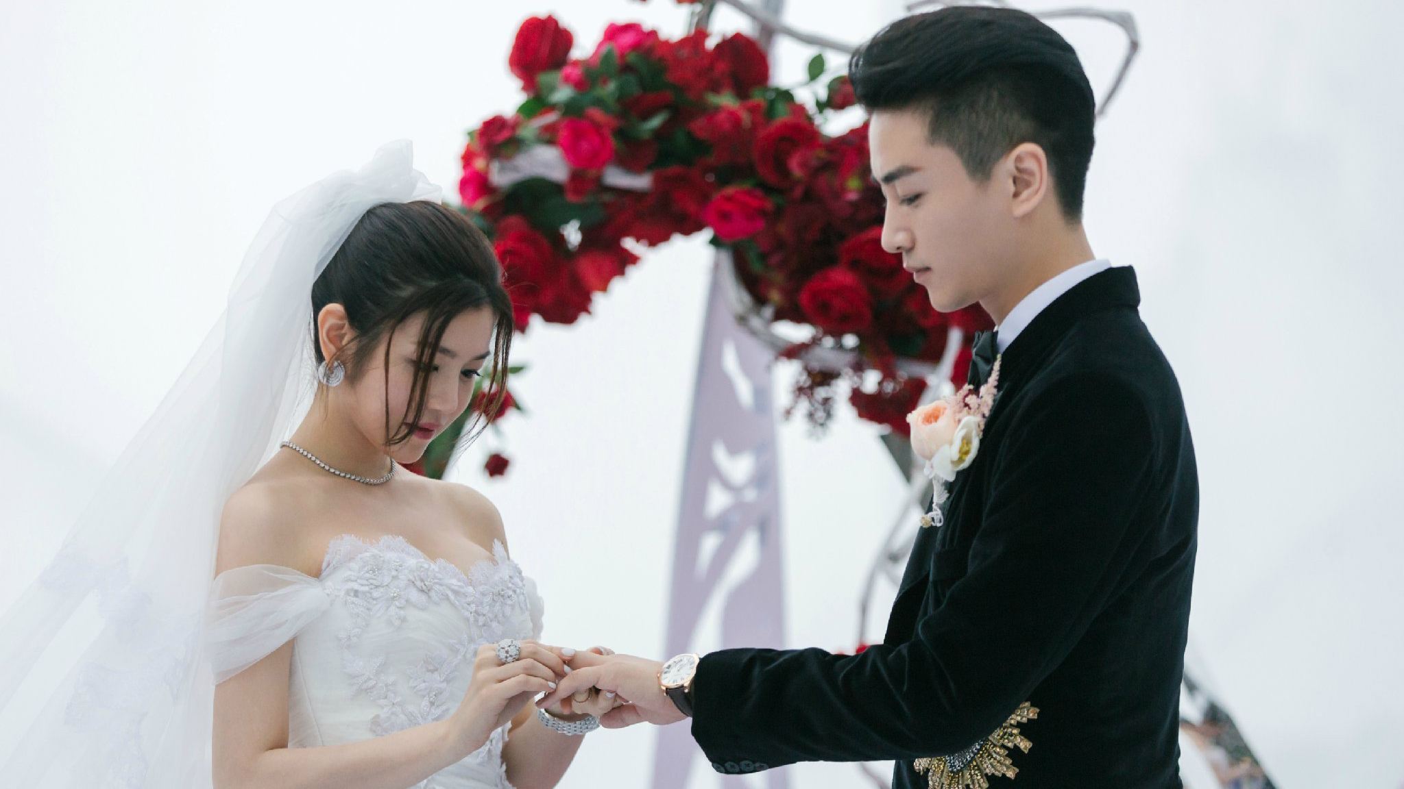 陈晓陈妍希头纱吻名场面,陈晓陈妍希头纱吻同款翻拍