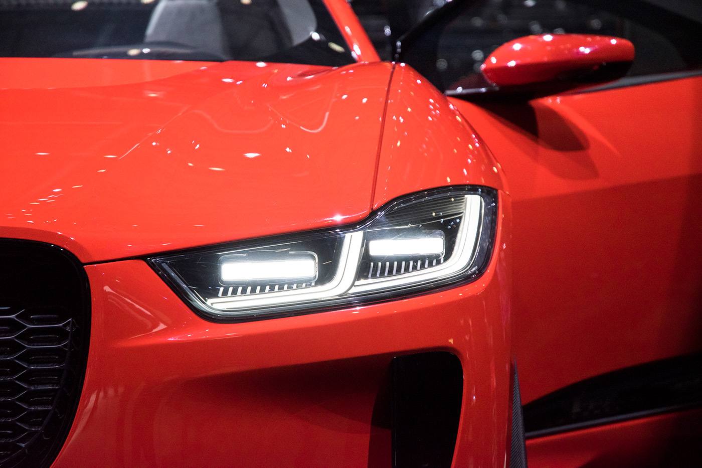 卤素灯氙气灯和led灯激光灯哪种好,卤素灯和氙气灯和led灯的区别