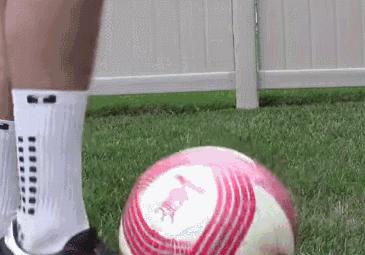 6-12岁足球训练教程颠球,小学生足球颠球的技巧和方法