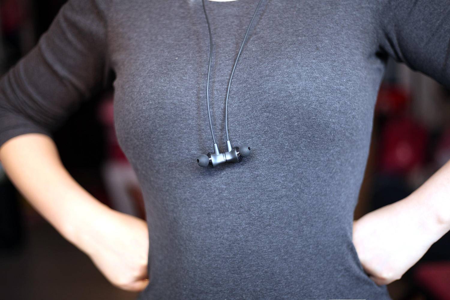 戴上耳机整个世界都安静了,戴上世界就安静的耳机