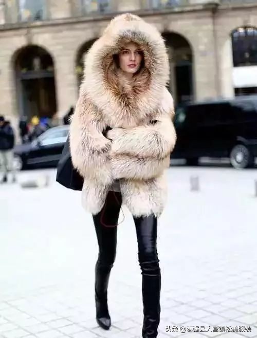 獭兔毛皮草掉毛严重怎么处理,皮草掉毛是真的还是假的