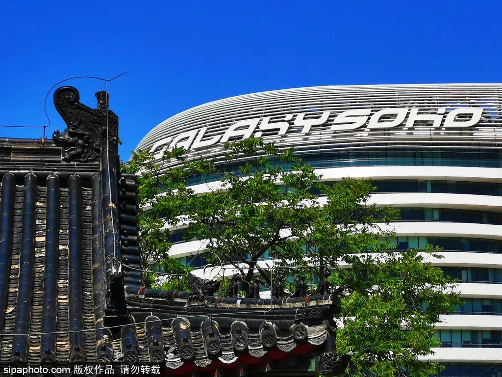 一个地铁站三条线,地铁边的吃喝玩乐