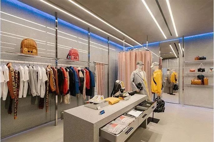 从濒临倒闭到年营收25亿,从濒临倒闭到市值266亿