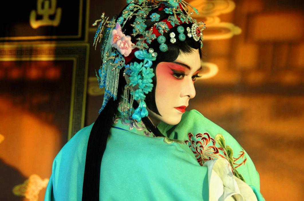 徐海乔最近演的配角,徐海乔年轻时的样子