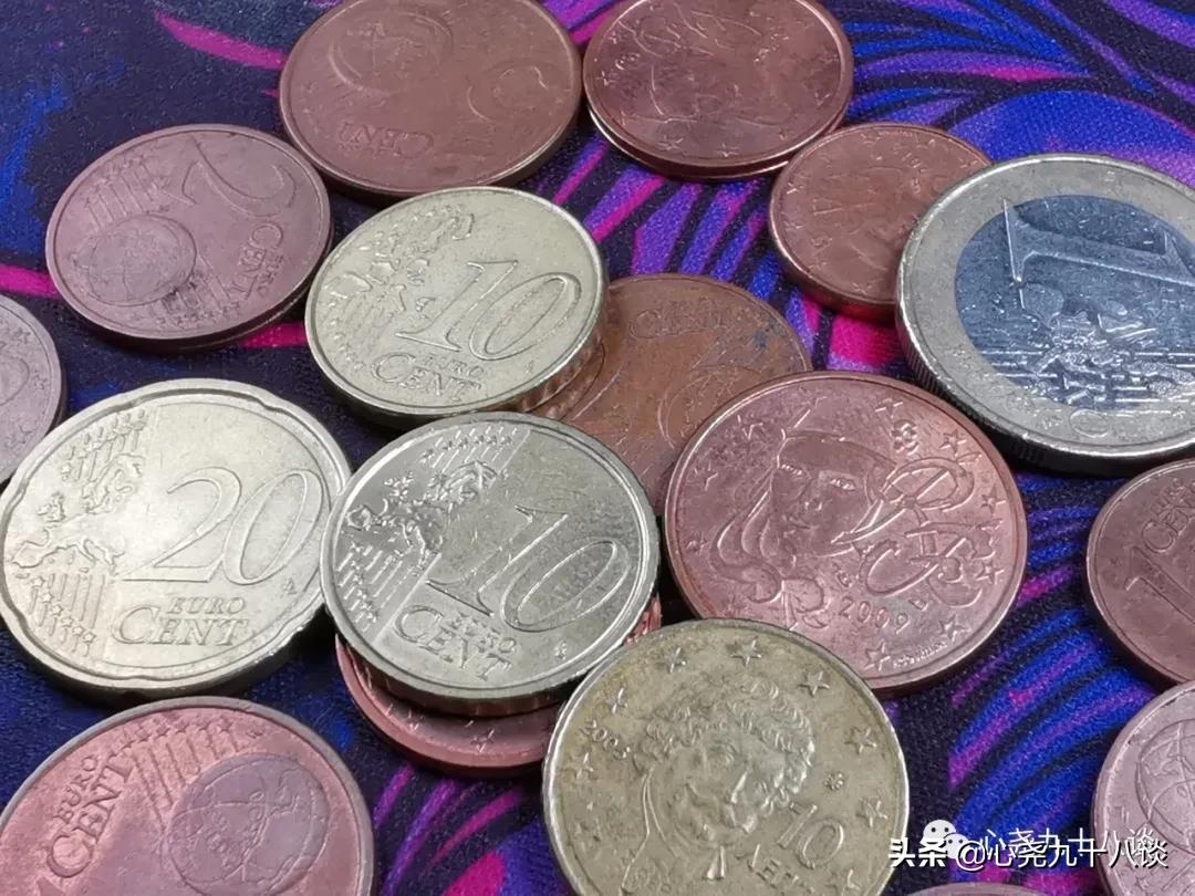 晚风还新,时光未老,每一枚硬币都是来过的见证,致敬逝去的岁月