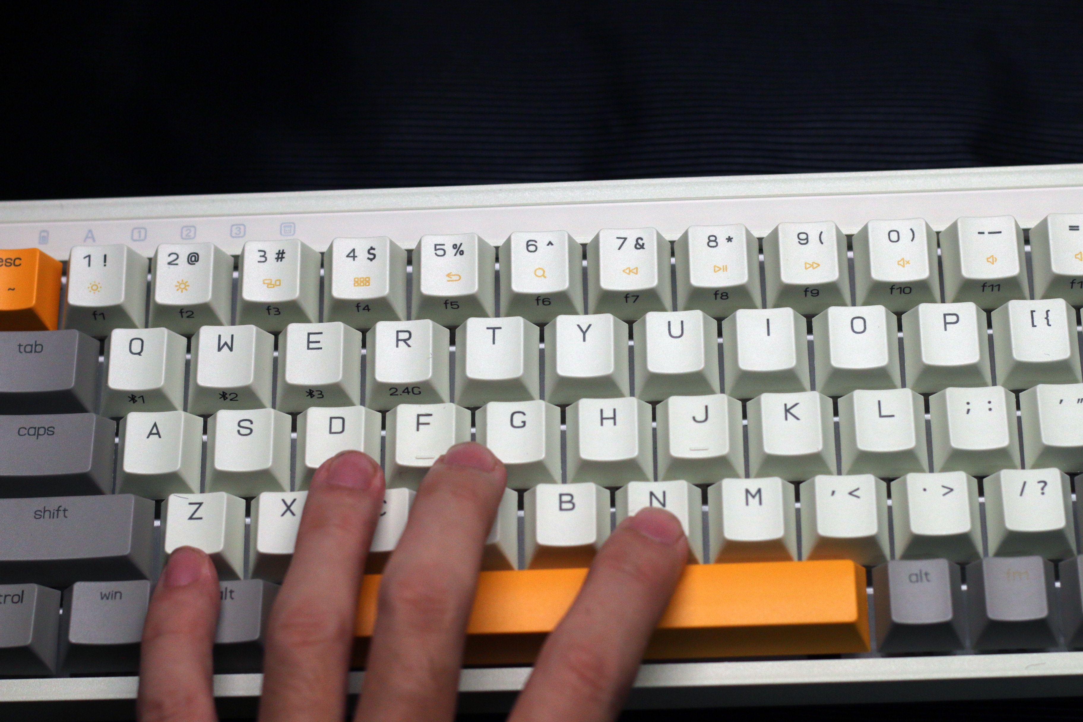 性能颜值键盘,超高颜值三模键盘