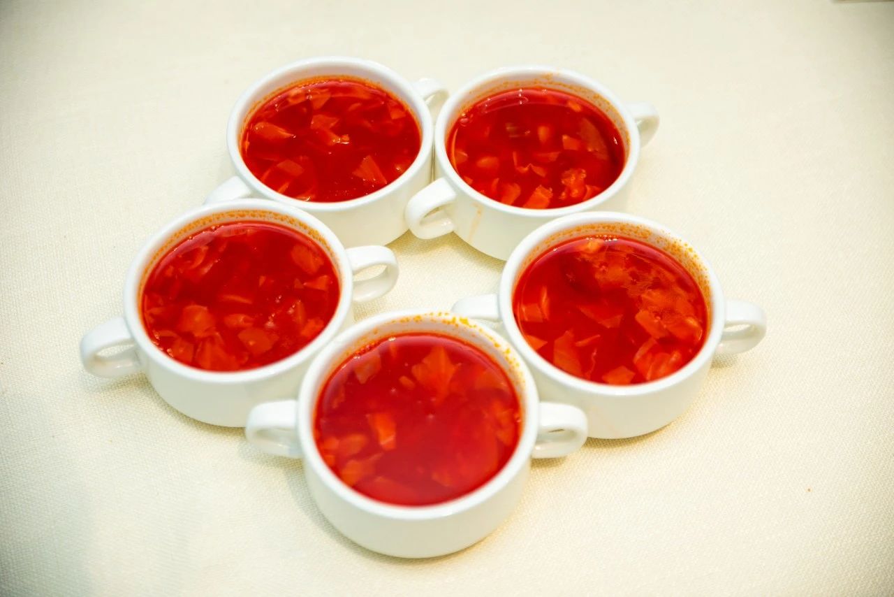 战斗民族餐厅,战斗民族的俄餐