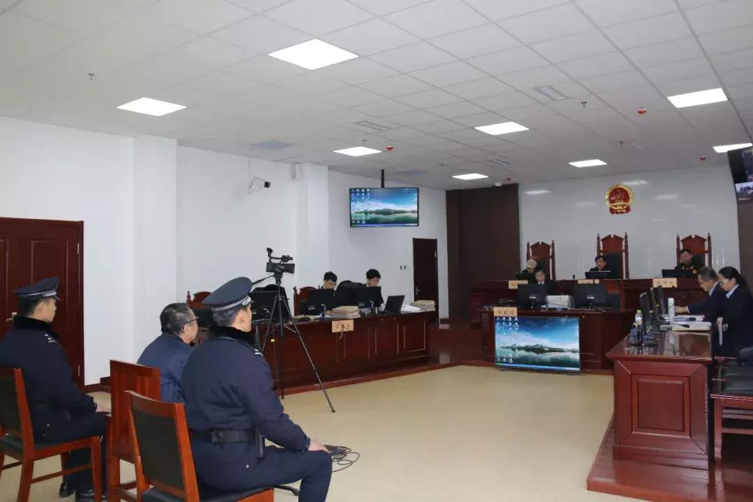 “辉煌”的反转人生:拼搏30多年官至副厅,贪污受贿800余万“铁窗泪”