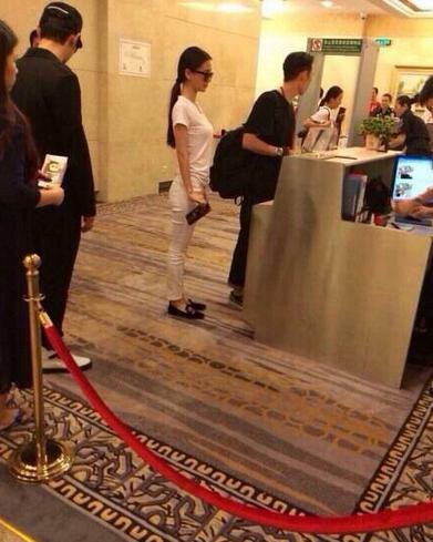 angelababy腿以前粗吗,angelababy腿短