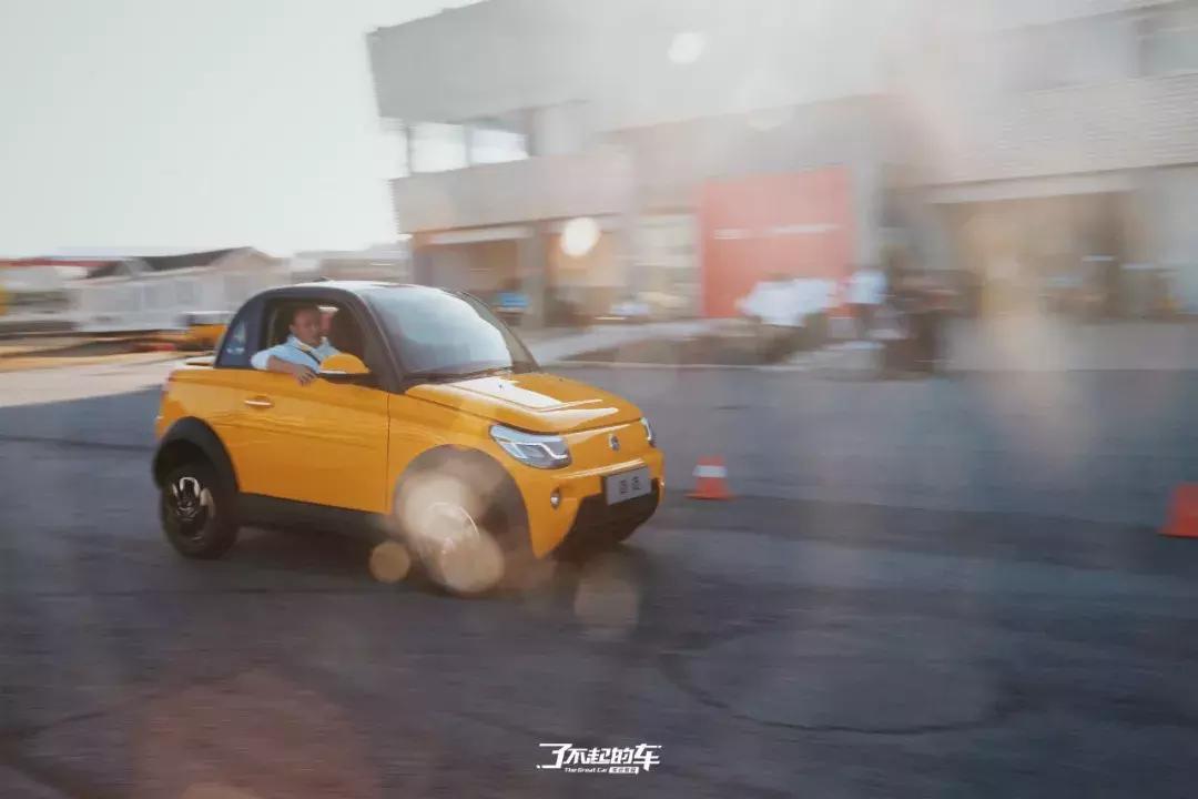 迈迈新能源汽车试驾,迈迈试驾评测视频