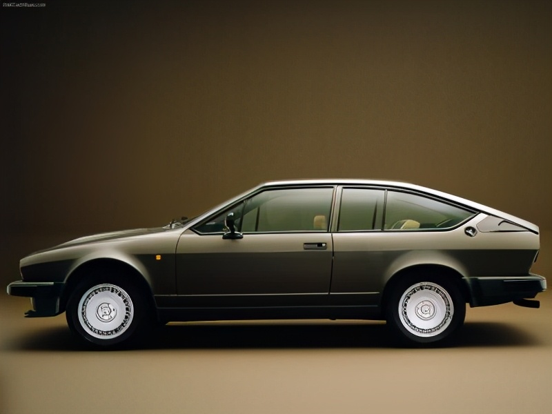 快速了解汽车品牌阿尔法罗密欧,阿尔法罗密欧stelvio2022款