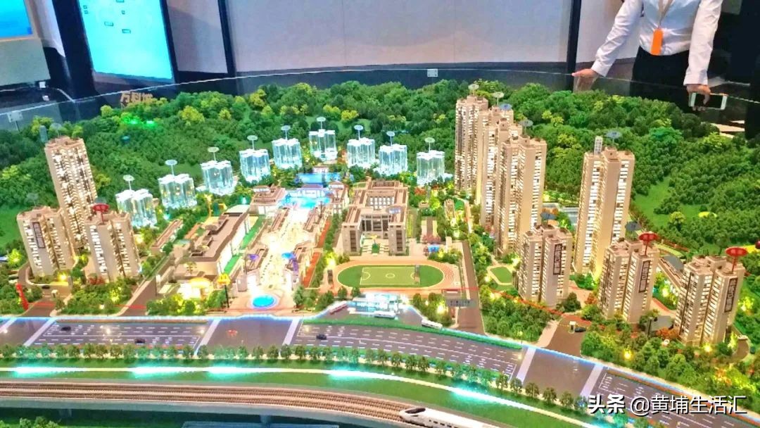 增城万科城：没车寸步难行，全靠“广附牌”揽客？