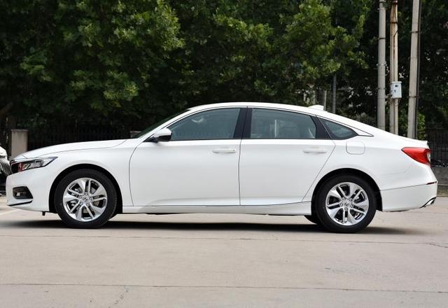 创业5年,拿下一台本田雅阁上班用,驾驶8个月,车主说了心里话