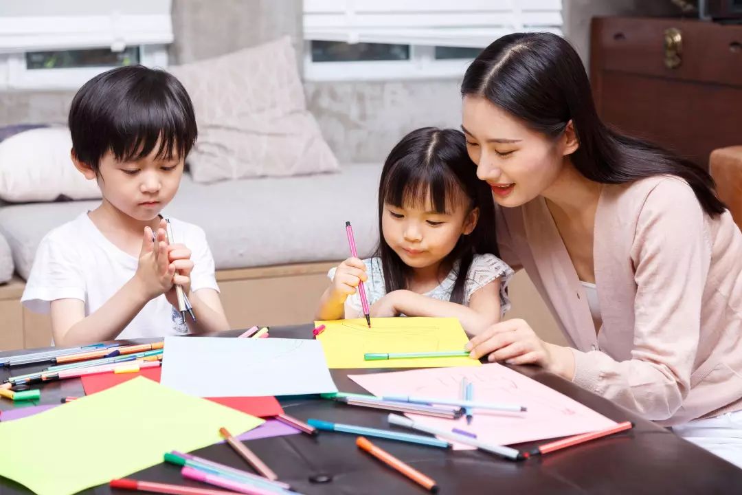 15岁孩子不愿沟通家长怎么办,六年级女孩不愿和家长沟通