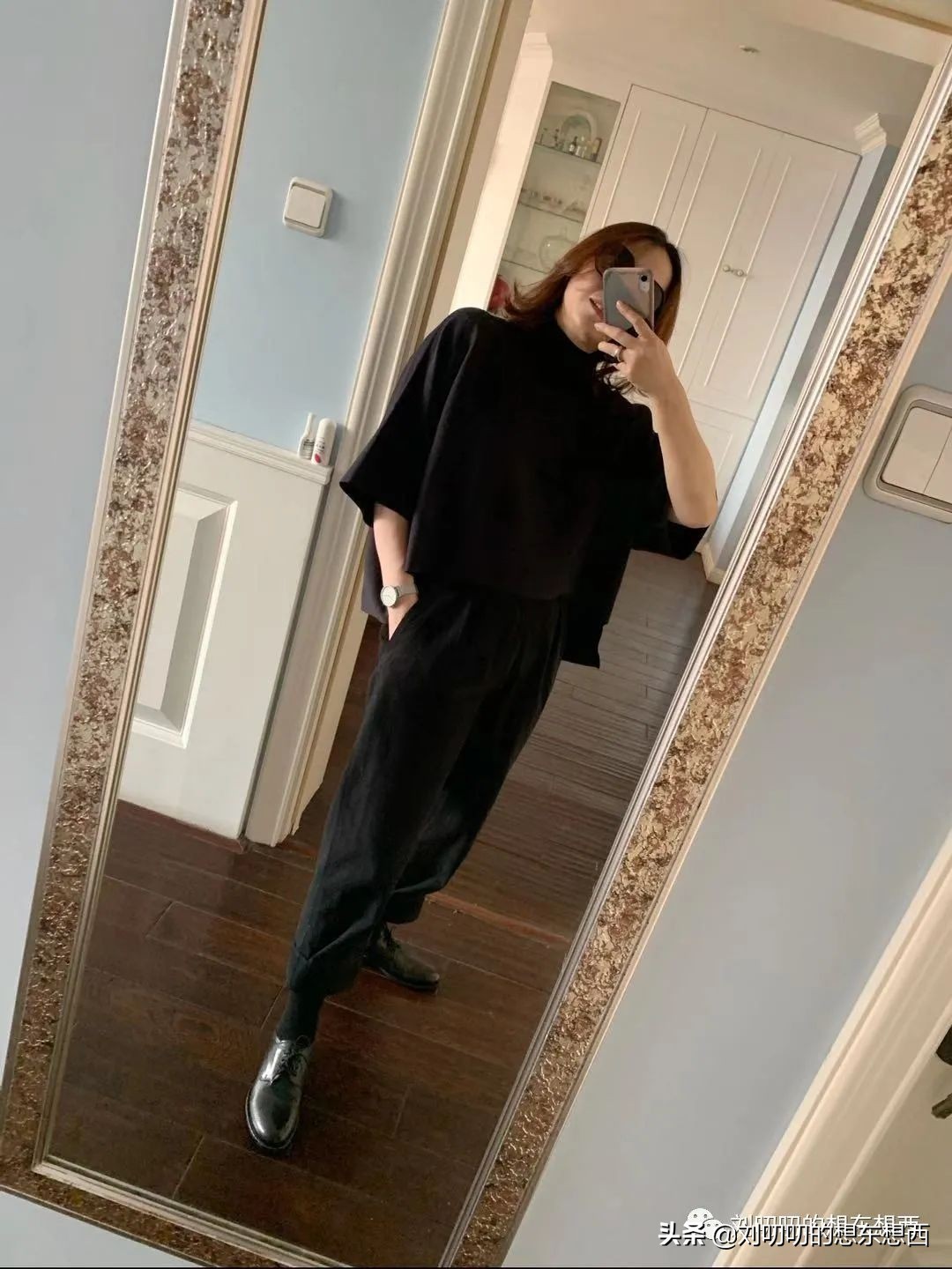 女人背厚夏天适合穿什么样的衣服,宽肩厚背的人穿什么好看