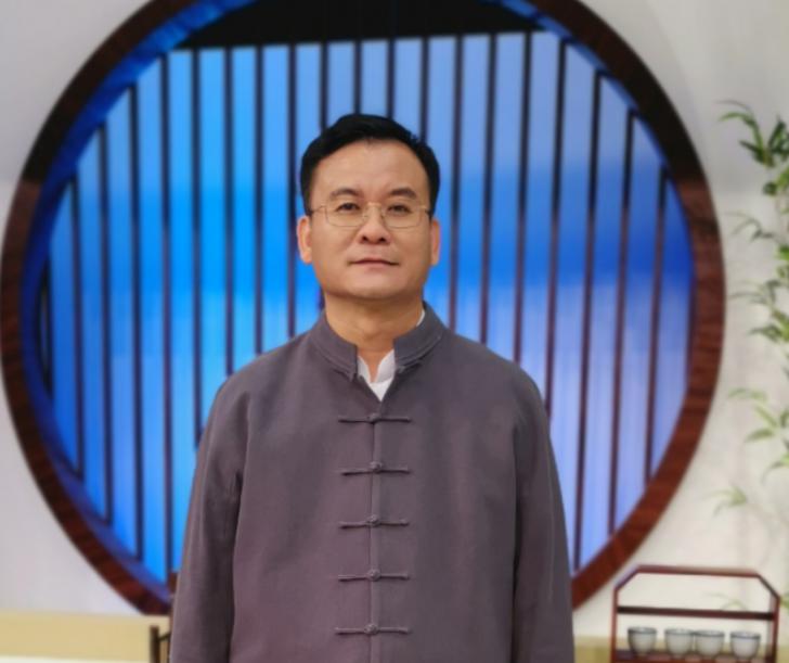 口干舌燥易出汗中医怎么样调理,经常口干想喝水尿多是怎么回事