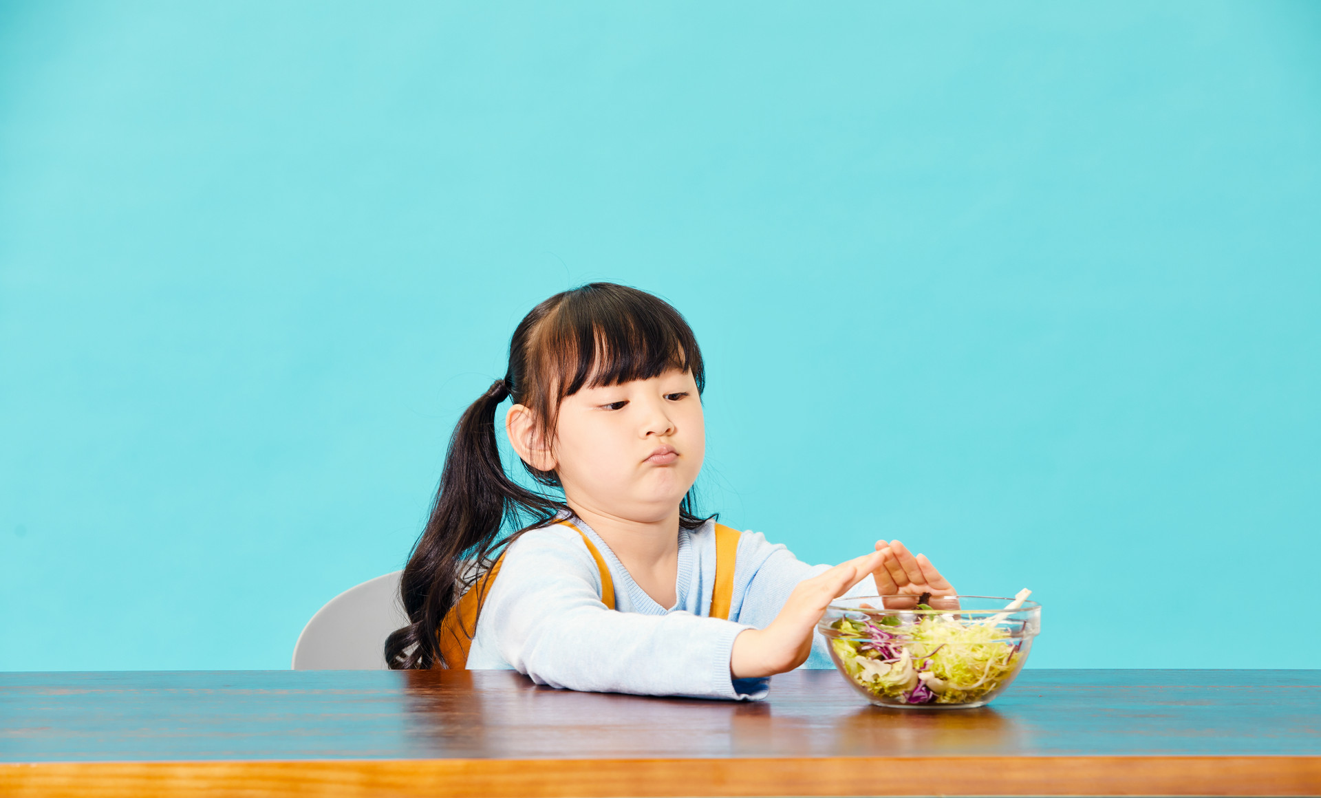 儿童不爱吃幼儿园饭菜怎么办,孩子抱怨幼儿园饭菜不好吃