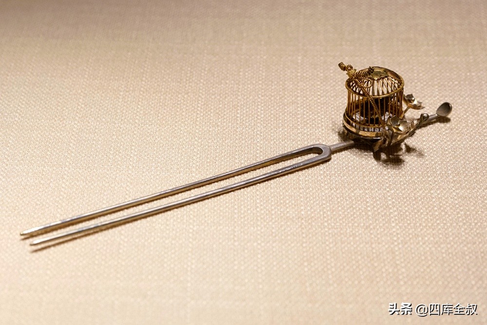 日本江户时代上层社会的冠饰风格,18世纪日本江户盛行配饰