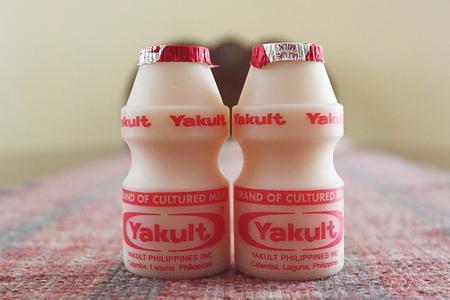 不靠电商，一瓶只卖2.2元的酸奶年赚40亿，一直被误认是国产品牌