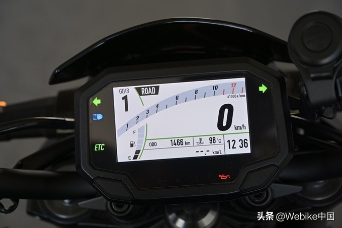 川崎z900跟川崎z1000有什么差别,川崎Z900驾驶体验